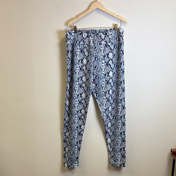 Aq Sport Pants - Stylish Snake Print Leggings